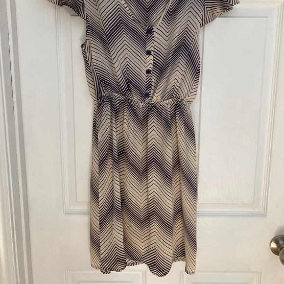 Vintage Silk A-line Bee Stitched Chevron Dress Small - Picture 6 of 6